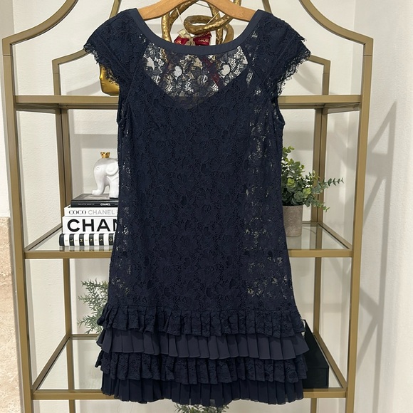 Sleeve Tiered Navy Lace - Picture 1 of 12